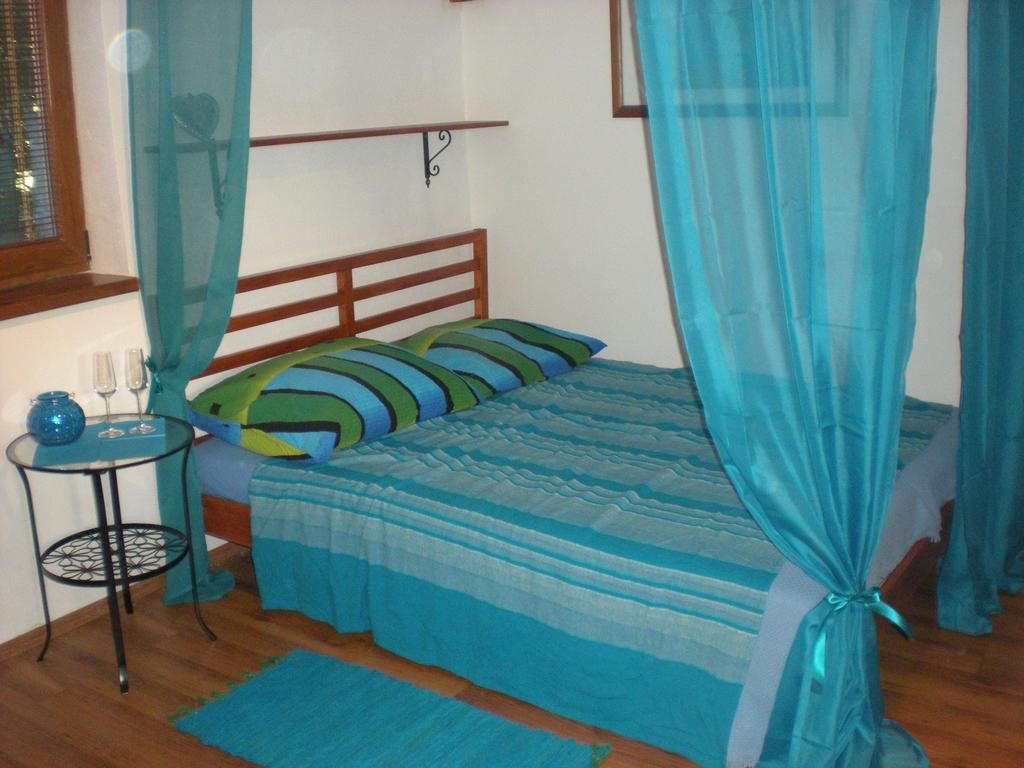 Sophia Cozy Self Catering Apartment Dolni Brezany Ngoại thất bức ảnh