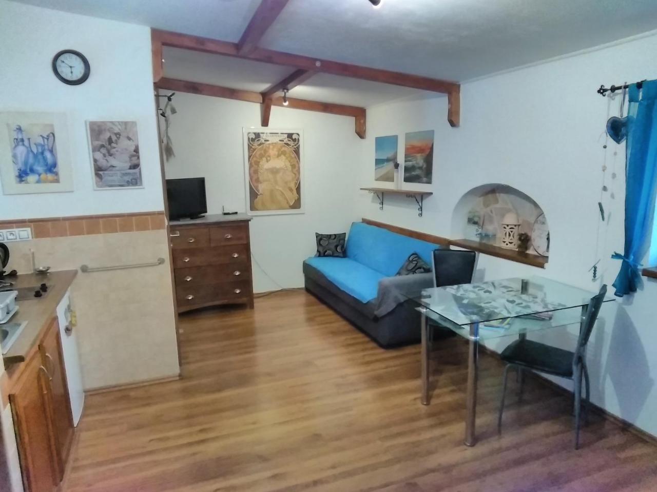 Sophia Cozy Self Catering Apartment Dolni Brezany Ngoại thất bức ảnh
